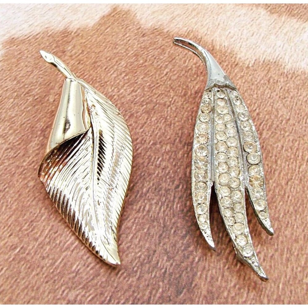 Lot of 2 Hair Clips Leaf Designs Silver Tone Clear Rhinestones and Gold Tone Vtg